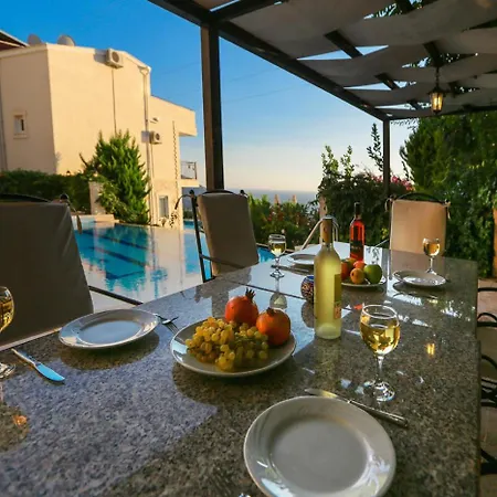 Sea View For 6 Persons In Kalkan فيلة