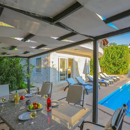 Sea View For 6 Persons In Kalkan فيلة كاس